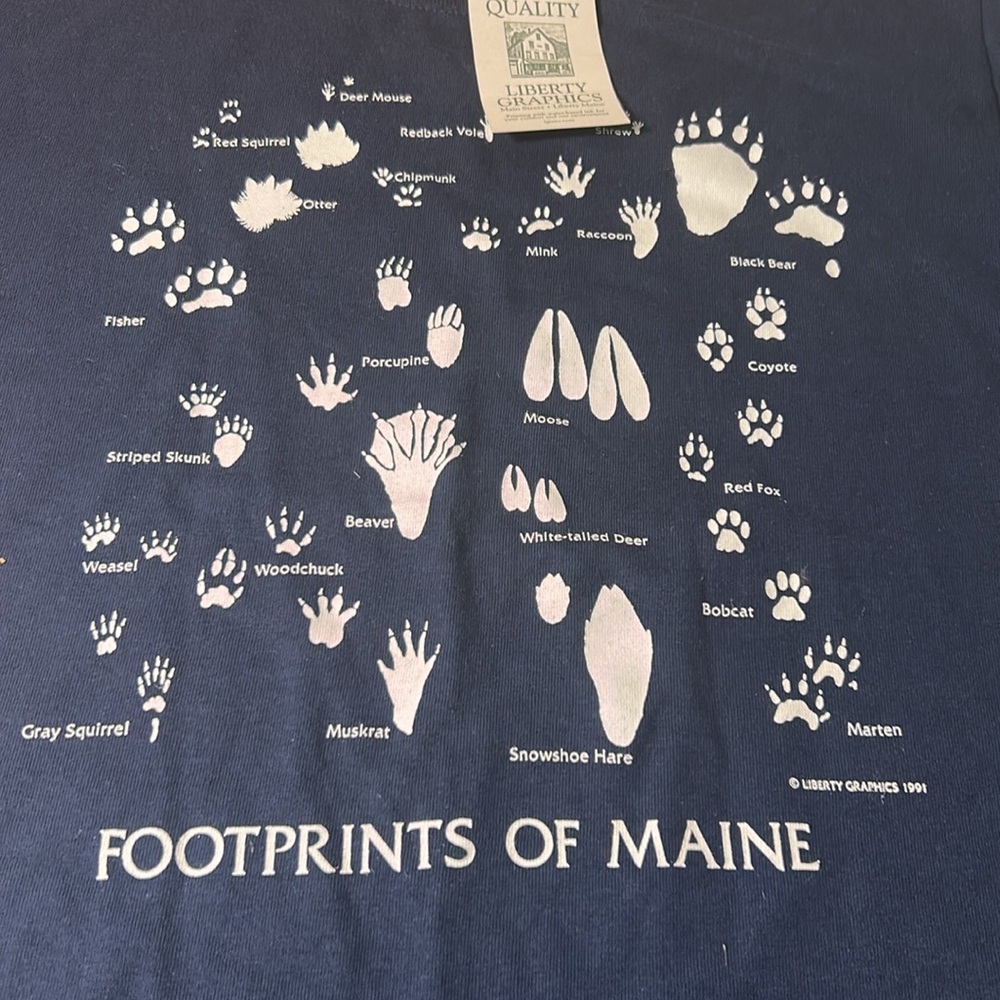 Footprints of Maine glow in the dark graphic printed tee size medium - Picture 6 of 9